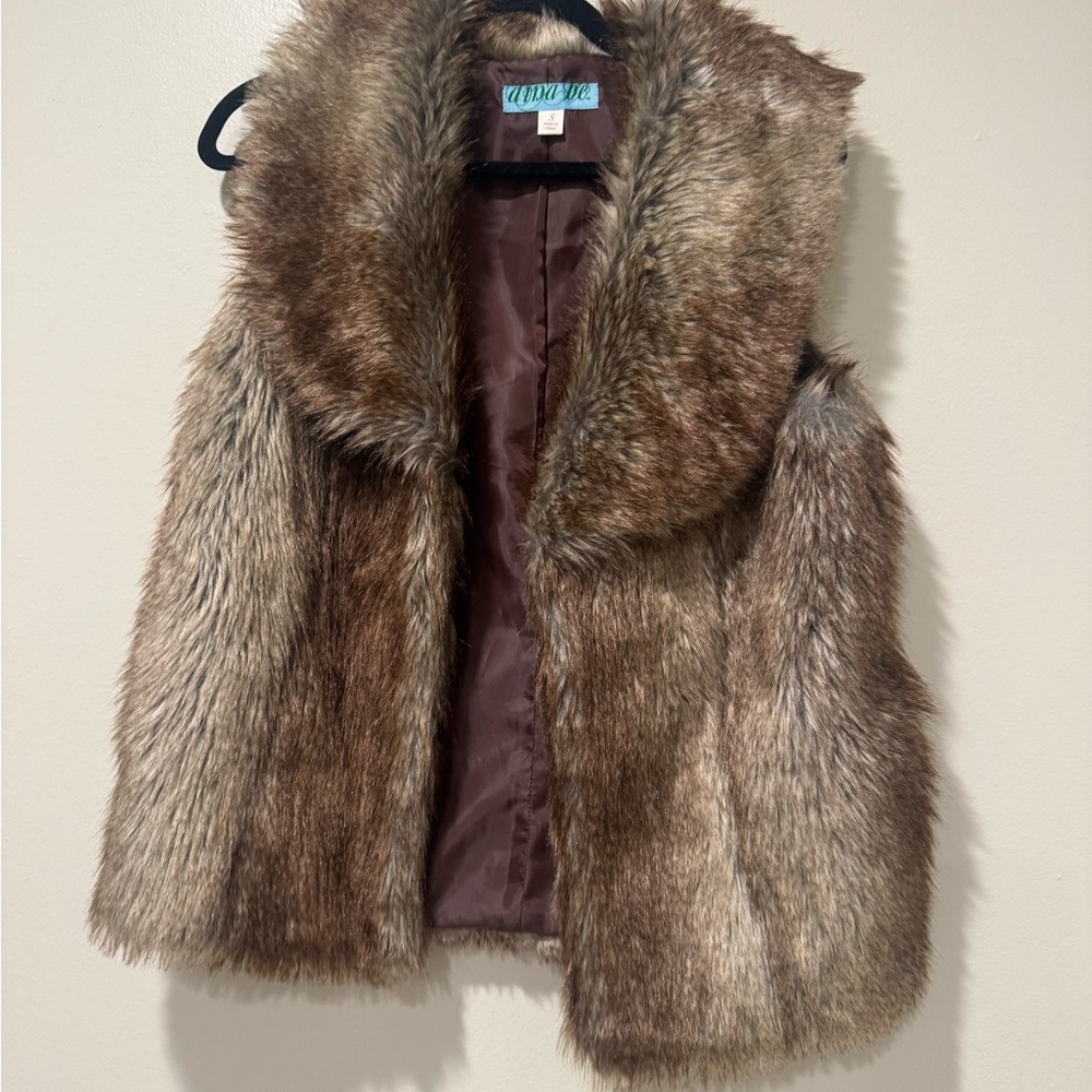Womens  faux Fur Vest in Brown